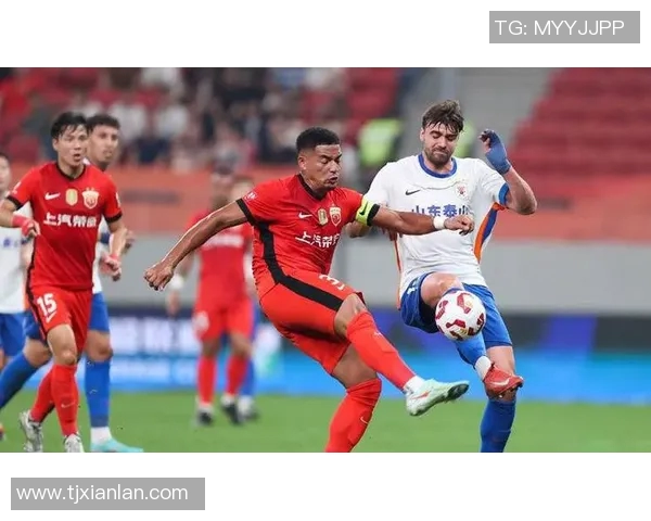 中超联赛新格局崛起:豪门角逐与新兴力量的精彩博弈 中超联赛新格局崛起:豪门角逐与新兴力量的精彩博弈