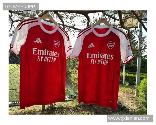 足球装备选购指南:精选球衣推荐助你提升球场表现与风格 足球装备选购指南:精选球衣推荐助你提升球场表现与风格