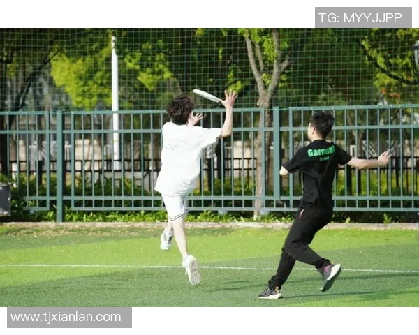 飞盘人生的追逐与梦想:李敏的运动故事与心路历程 飞盘人生的追逐与梦想:李敏的运动故事与心路历程